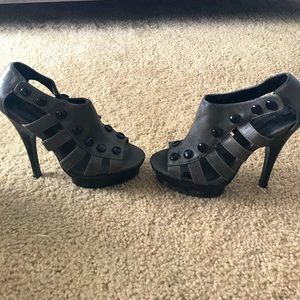 Steve Madden Grey Heels